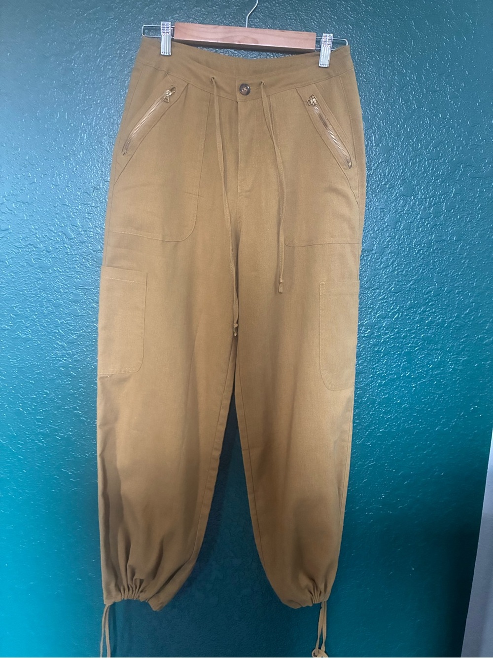 Women’s Drawstring Utility Pants in Olive Brown size small